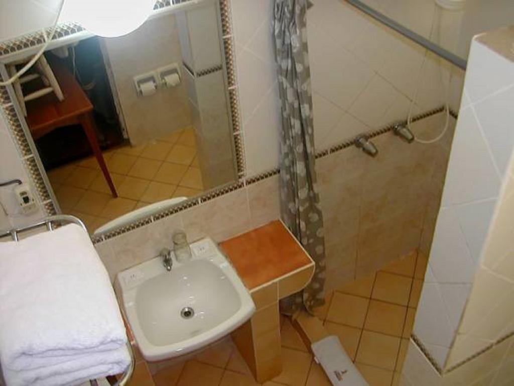 Hotel Don Carlos Puerto Maldonado Szoba fotó